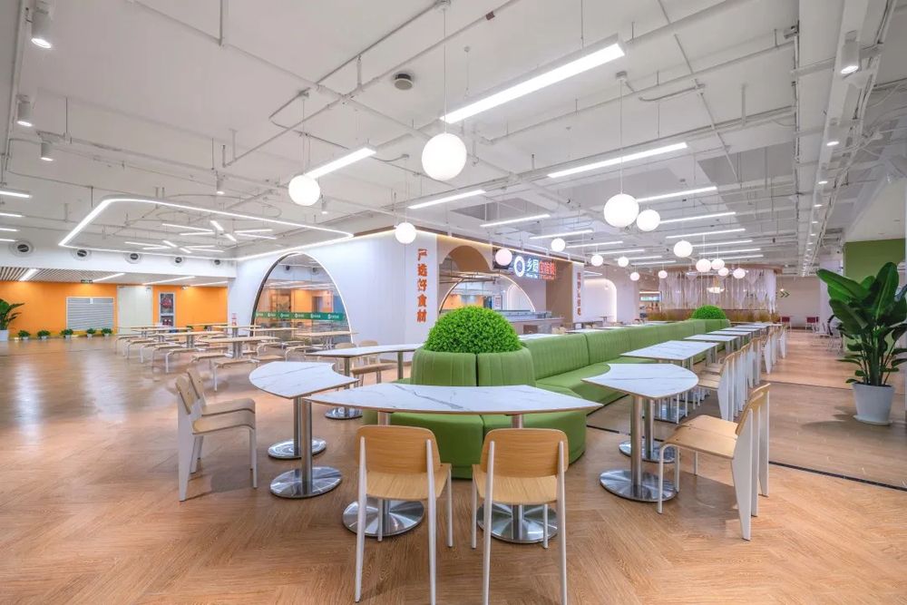 上海由由世紀(jì)廣場B1美食城